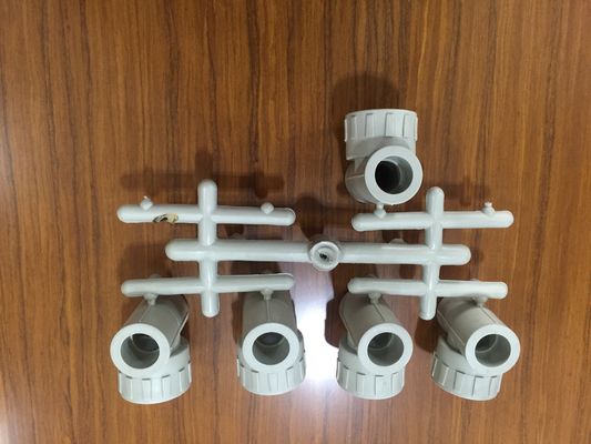 Máquina de moldagem por injecção vertical para produção em grande volume