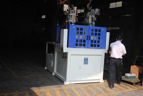 Máquina de moldagem por injecção de plástico vertical de 30 mm de diâmetro de parafuso multi-cor