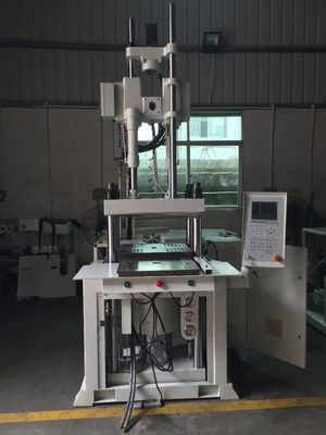 Máquina de moldagem por injecção de plástico vertical 45T de precisão para produção precisa