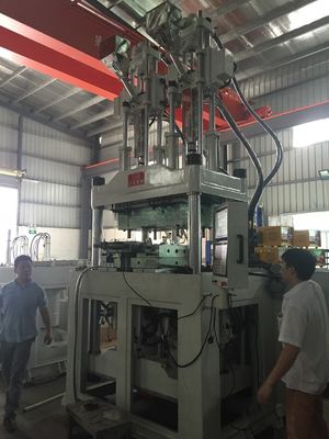 Máquina de moldagem por injeção de plástico de duas cores 240T JTT2V3R-2400