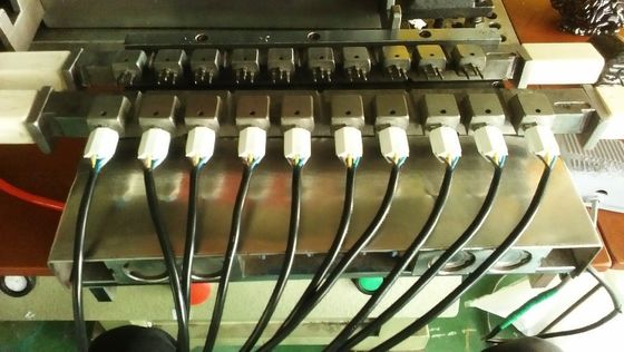 Máquina de moldagem por injecção de plástico vertical de 13kW 55T para fábrica