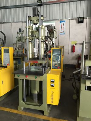 Máquina de moldagem por injecção de plástico vertical de 13kW 55T para fábrica