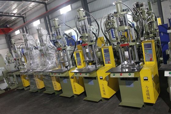 Máquina de moldagem por injecção vertical de plástico robótico de 45T com traço de ejetor de 45 mm