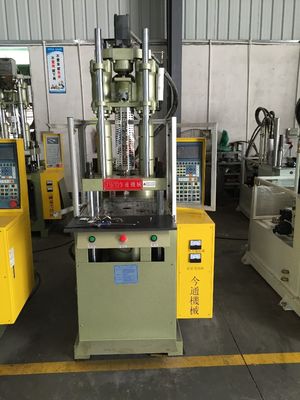Máquina de moldagem por injecção vertical de plástico robótico de 45T com traço de ejetor de 45 mm